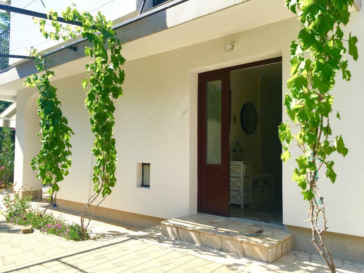 Olive Groove Malinska